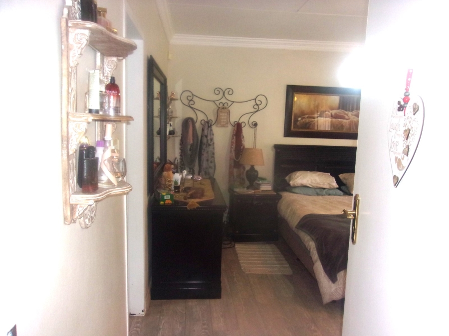 6 Bedroom Property for Sale in Dersley Gauteng