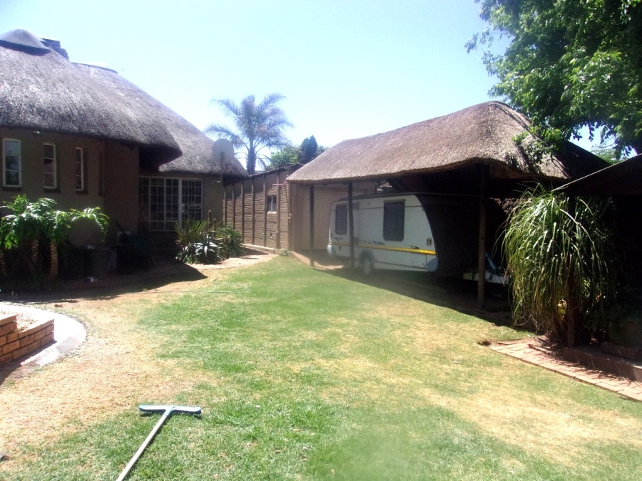 6 Bedroom Property for Sale in Dersley Gauteng