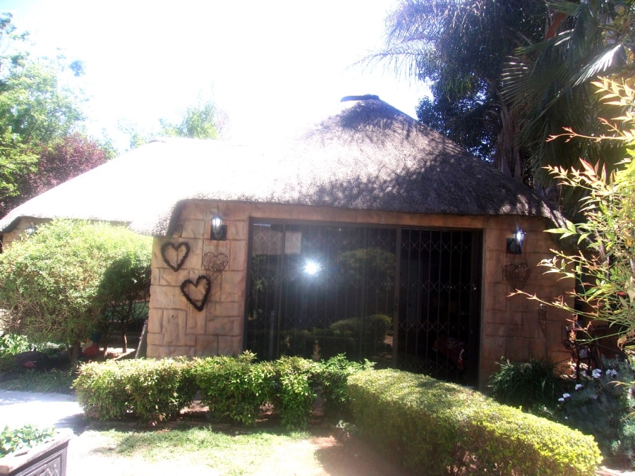 6 Bedroom Property for Sale in Dersley Gauteng