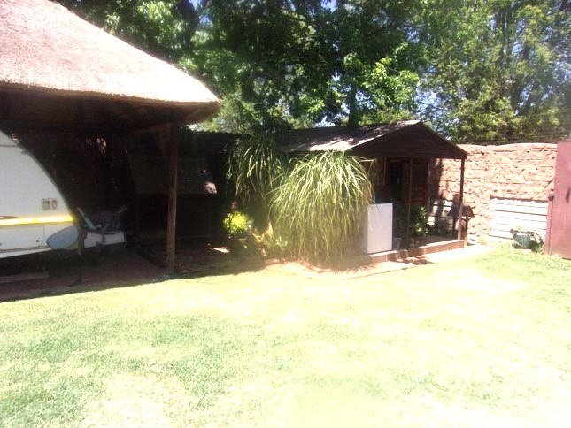 6 Bedroom Property for Sale in Dersley Gauteng