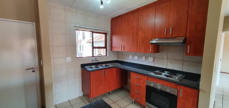 To Let 2 Bedroom Property for Rent in Glenvista Gauteng