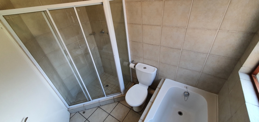 To Let 2 Bedroom Property for Rent in Glenvista Gauteng