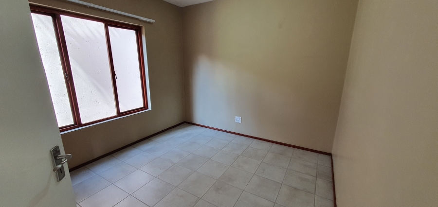 To Let 2 Bedroom Property for Rent in Glenvista Gauteng