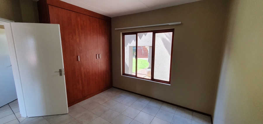 To Let 2 Bedroom Property for Rent in Glenvista Gauteng