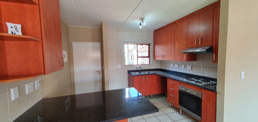 To Let 2 Bedroom Property for Rent in Glenvista Gauteng