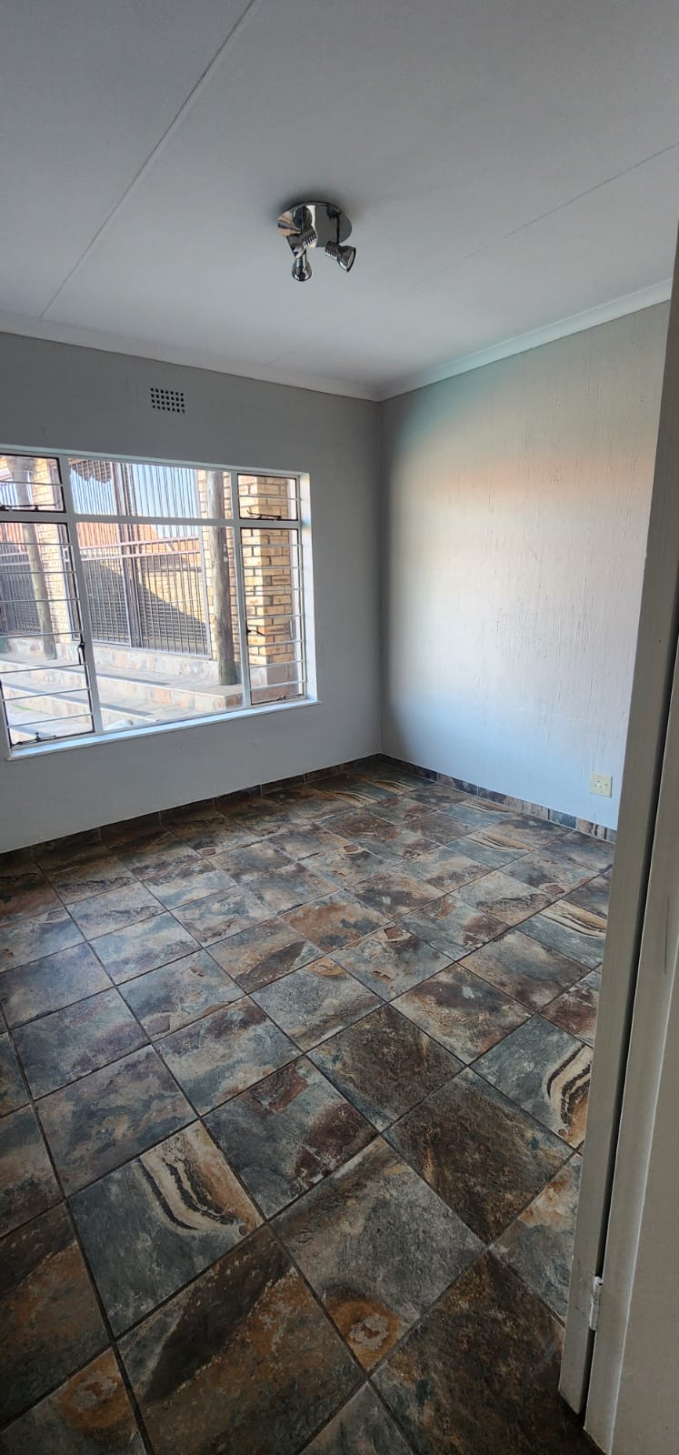 3 Bedroom Property for Sale in Kenmare Gauteng