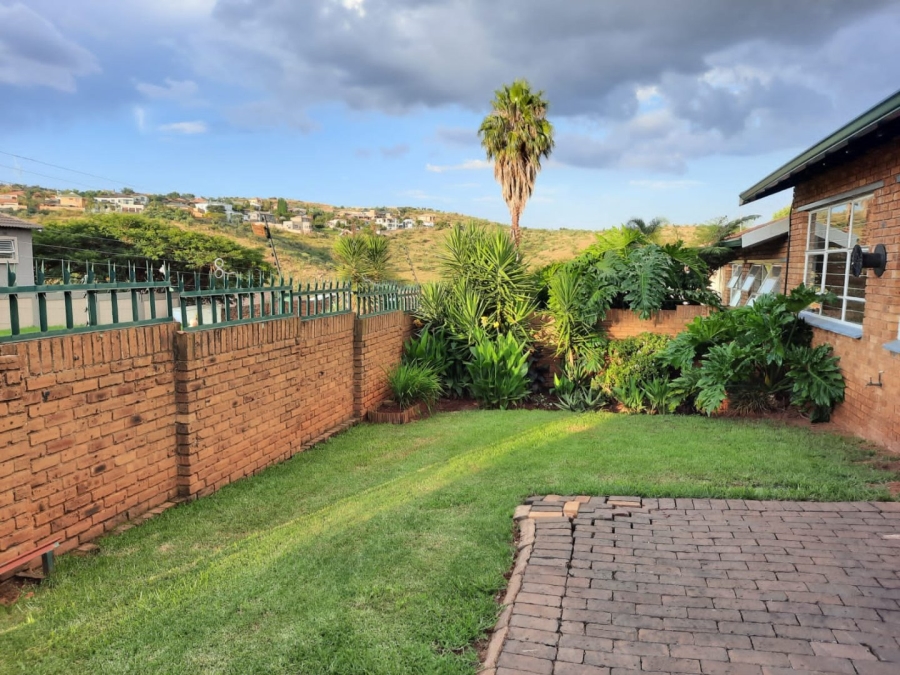 To Let 3 Bedroom Property for Rent in Rangeview Gauteng