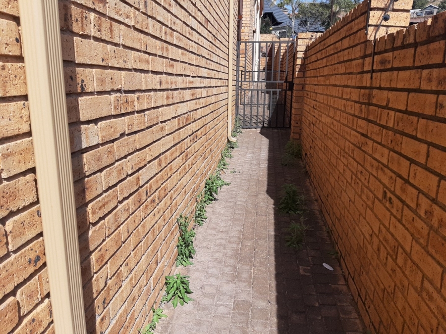 To Let 3 Bedroom Property for Rent in Noordheuwel Gauteng