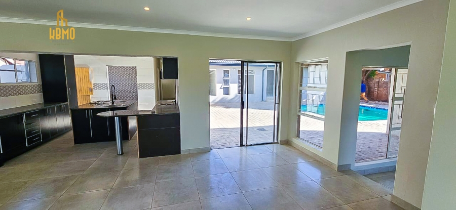 4 Bedroom Property for Sale in Florauna Gauteng