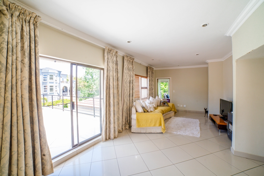 6 Bedroom Property for Sale in Broadacres Gauteng