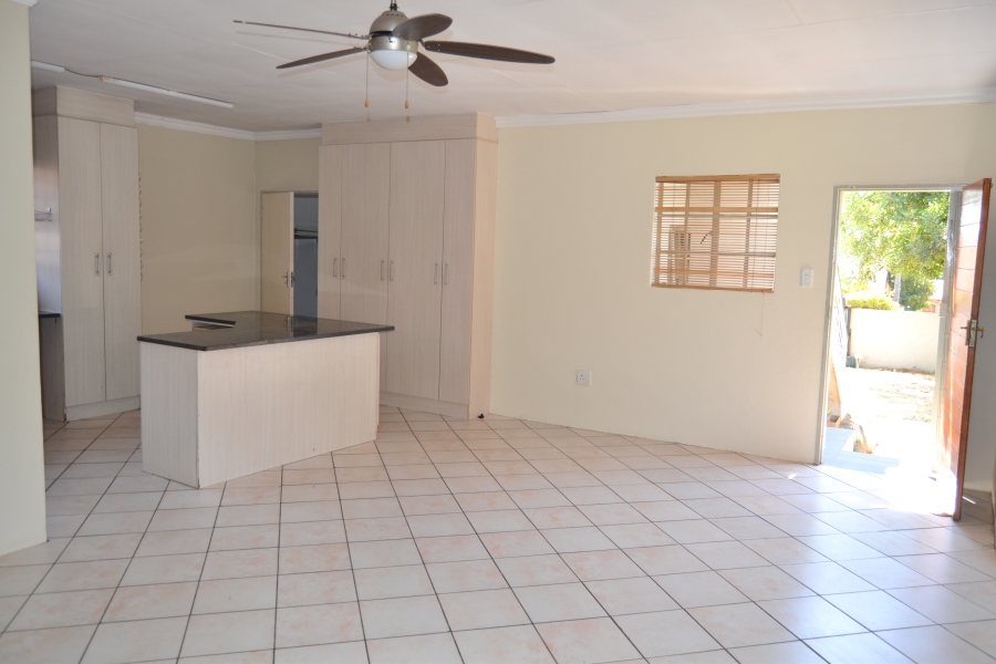 5 Bedroom Property for Sale in Thatchfield Estate Gauteng