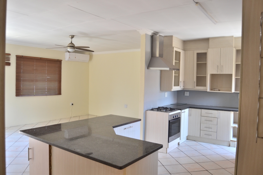 5 Bedroom Property for Sale in Thatchfield Estate Gauteng