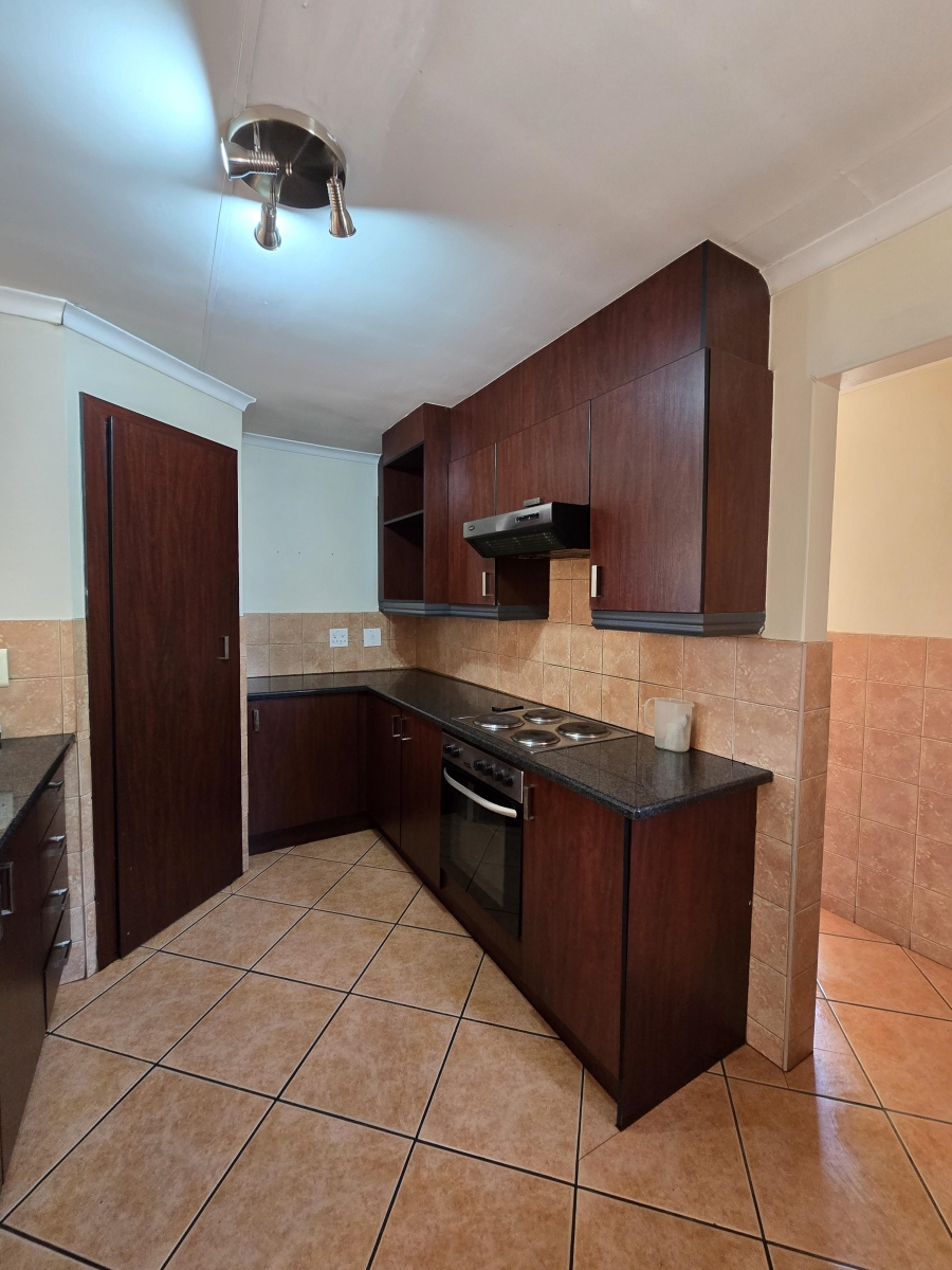 To Let 3 Bedroom Property for Rent in Thatchfield Cresent Gauteng