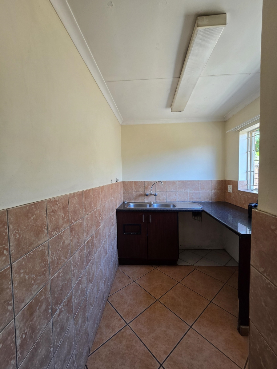 To Let 3 Bedroom Property for Rent in Thatchfield Cresent Gauteng