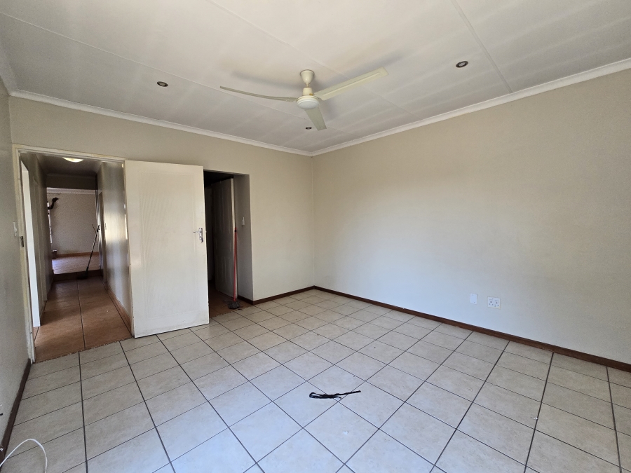 To Let 3 Bedroom Property for Rent in Thatchfield Cresent Gauteng