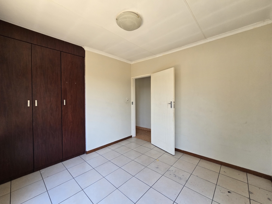 To Let 3 Bedroom Property for Rent in Thatchfield Cresent Gauteng