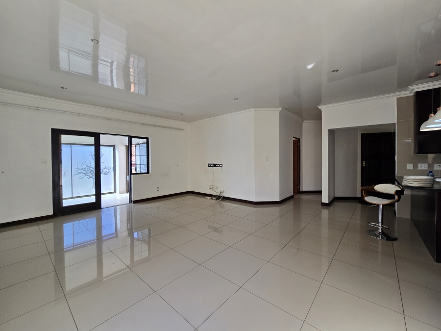 To Let 5 Bedroom Property for Rent in Thatchfield Estate Gauteng