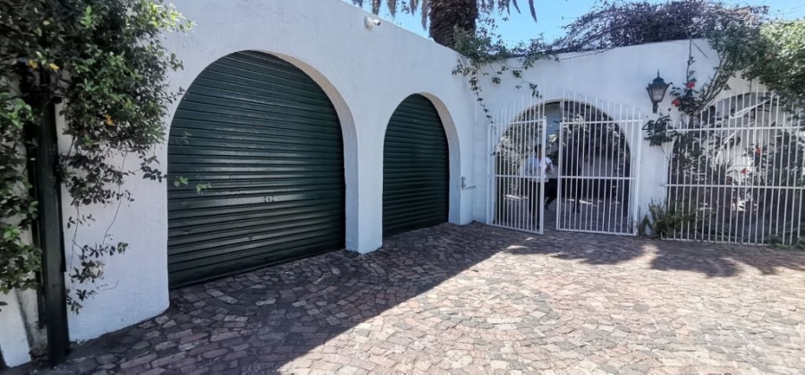 3 Bedroom Property for Sale in Brackendowns Gauteng