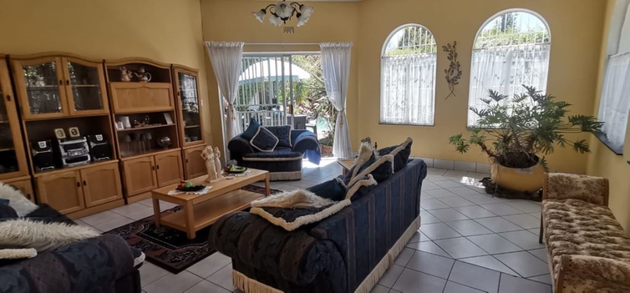 3 Bedroom Property for Sale in Brackendowns Gauteng