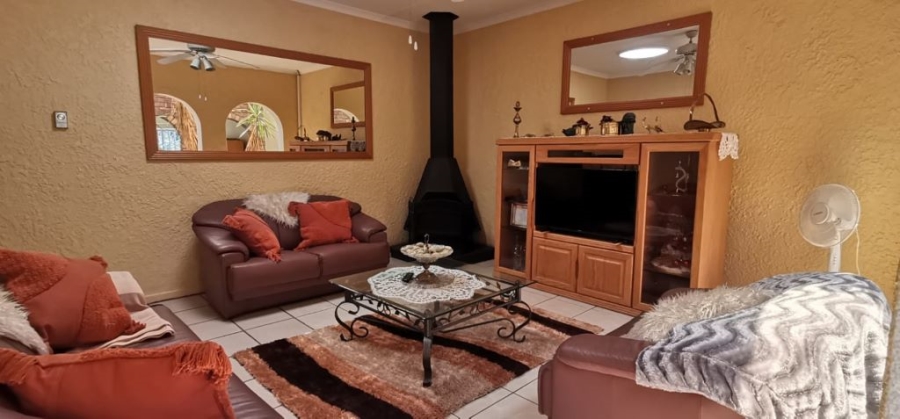 3 Bedroom Property for Sale in Brackendowns Gauteng