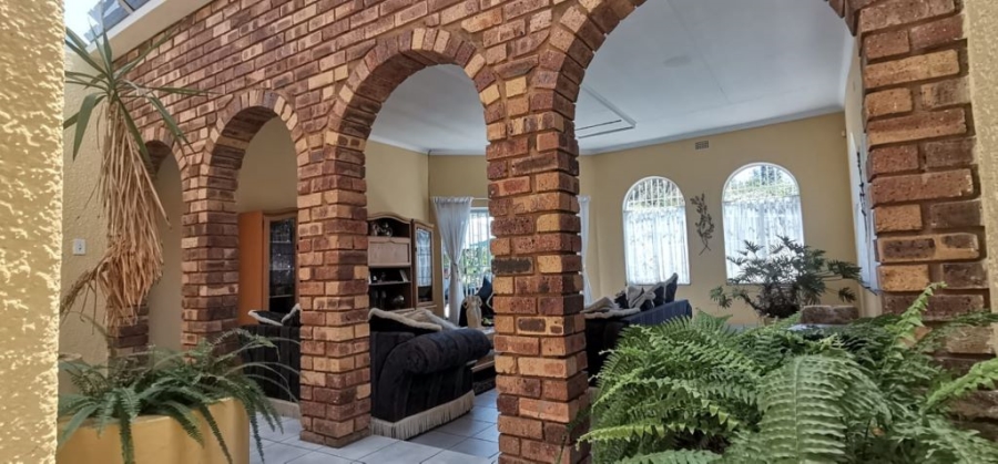 3 Bedroom Property for Sale in Brackendowns Gauteng