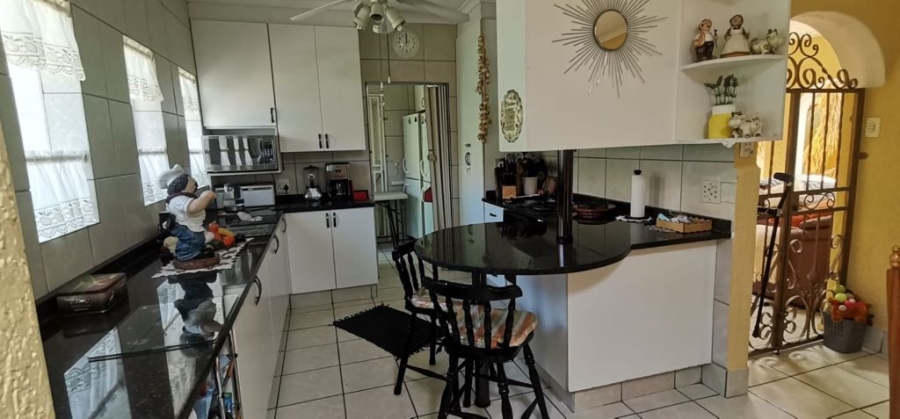 3 Bedroom Property for Sale in Brackendowns Gauteng