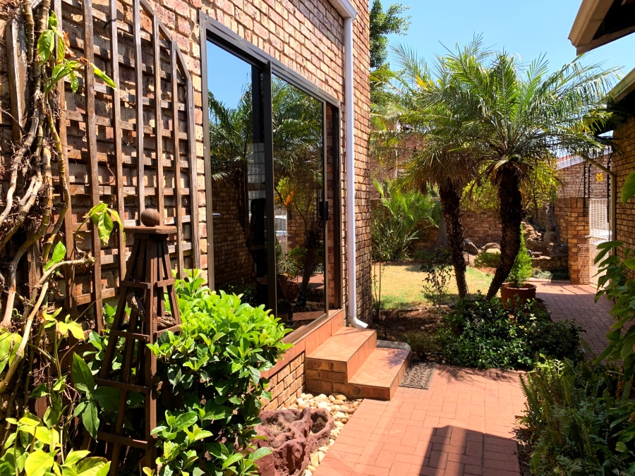 3 Bedroom Property for Sale in Zwartkop Gauteng