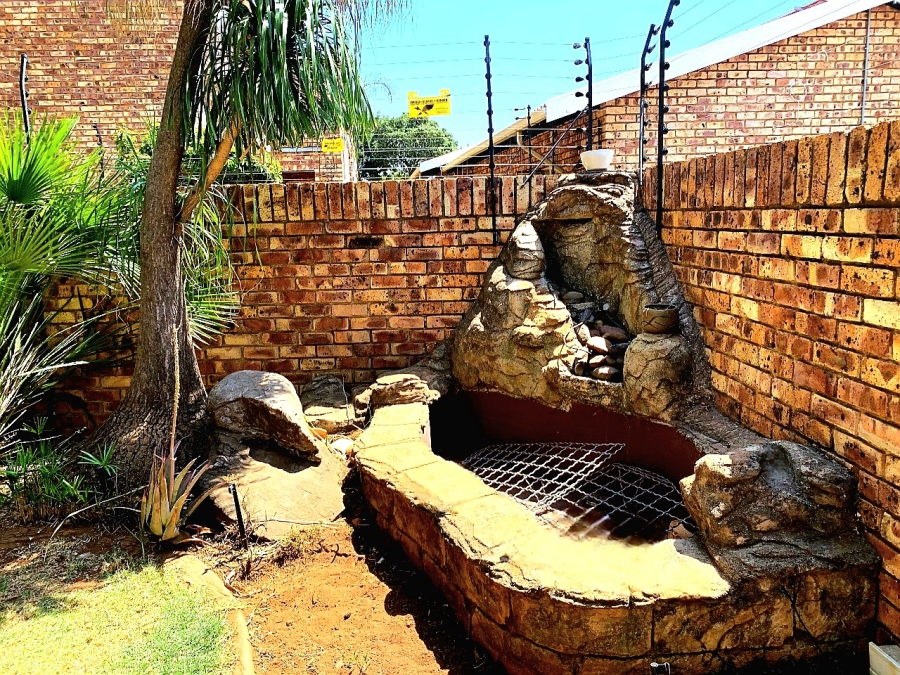 3 Bedroom Property for Sale in Zwartkop Gauteng