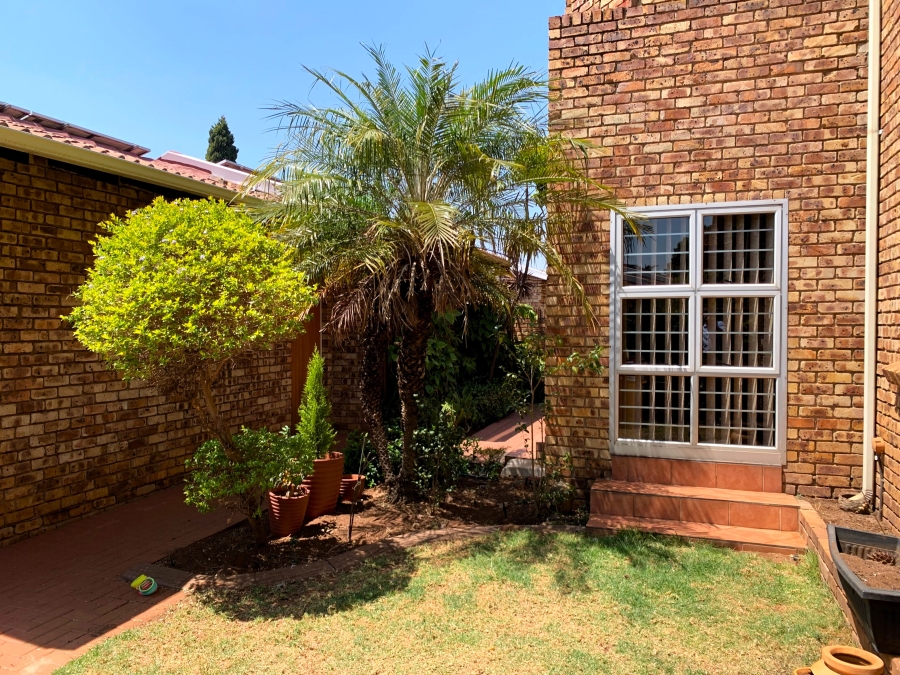 3 Bedroom Property for Sale in Zwartkop Gauteng