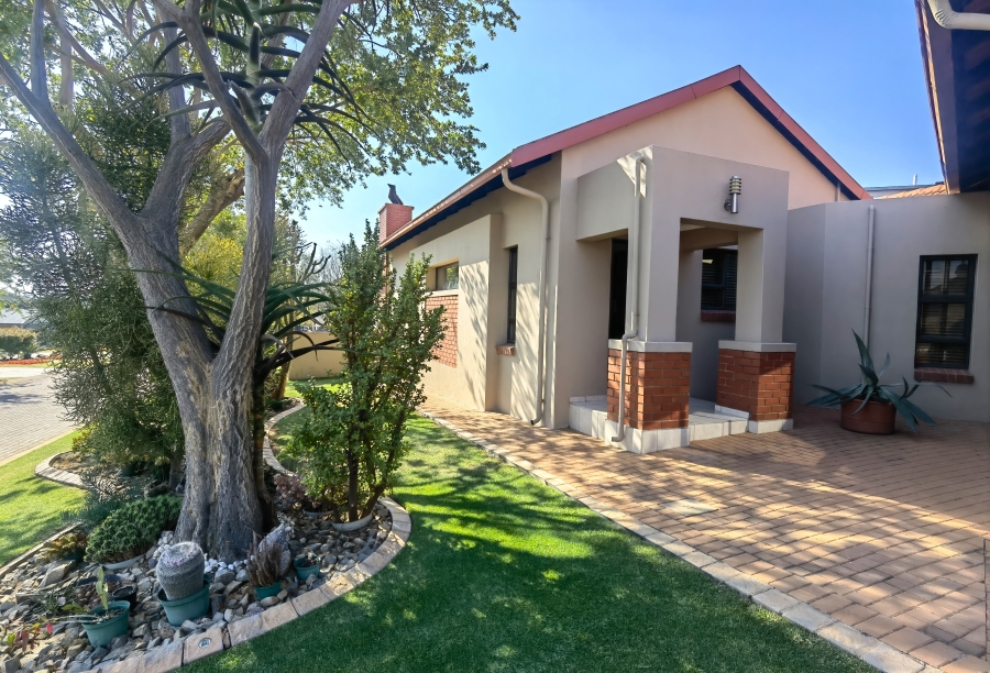 3 Bedroom Property for Sale in Copperleaf Estate Gauteng