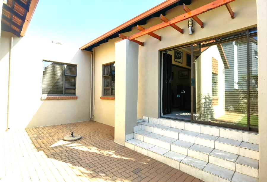 3 Bedroom Property for Sale in Copperleaf Estate Gauteng