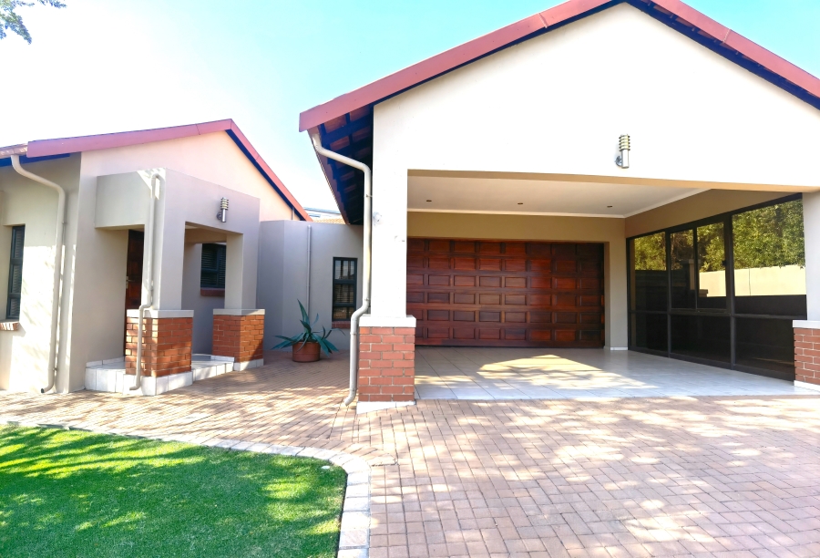 3 Bedroom Property for Sale in Copperleaf Estate Gauteng