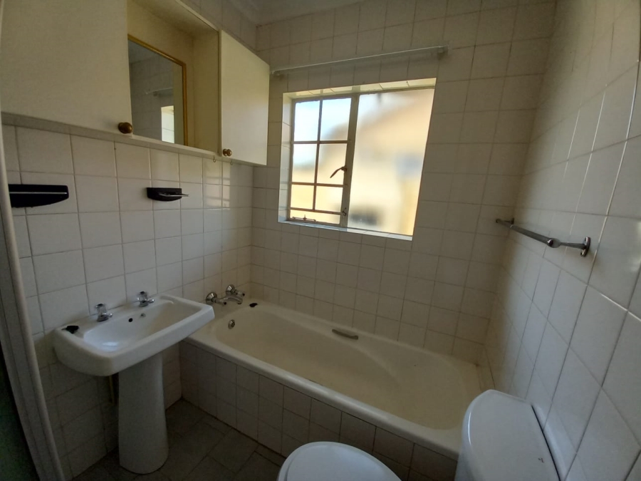 3 Bedroom Property for Sale in Glen Marais Gauteng