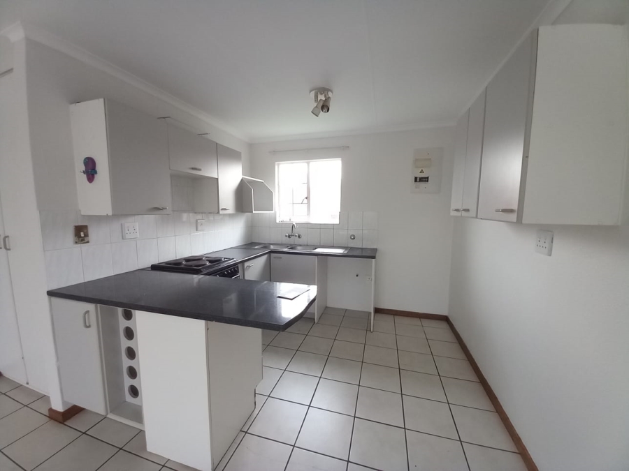 2 Bedroom Property for Sale in Glen Marais Gauteng