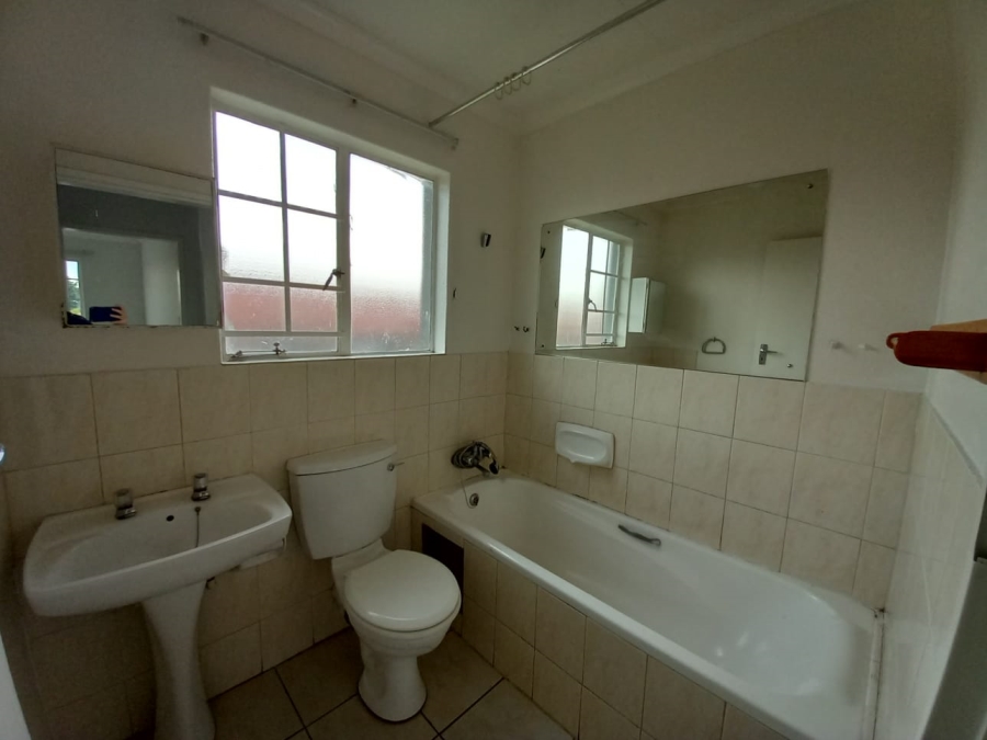 2 Bedroom Property for Sale in Glen Marais Gauteng