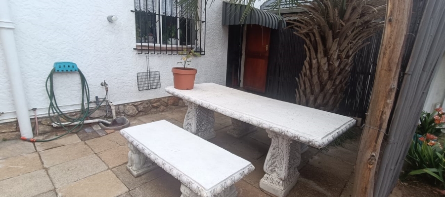 To Let 1 Bedroom Property for Rent in Robindale Gauteng