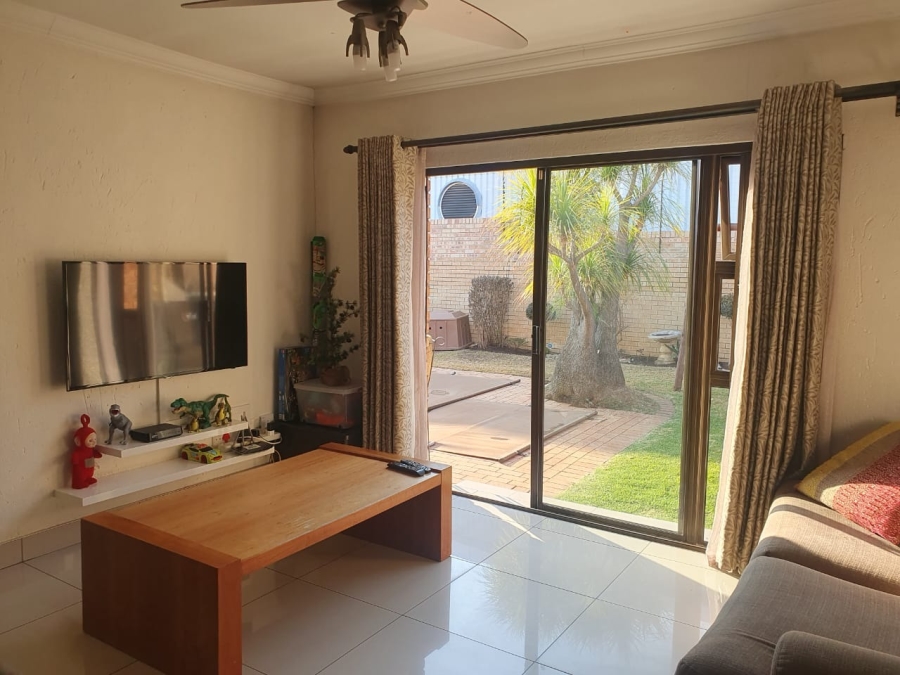 To Let 3 Bedroom Property for Rent in Beyers Park Gauteng