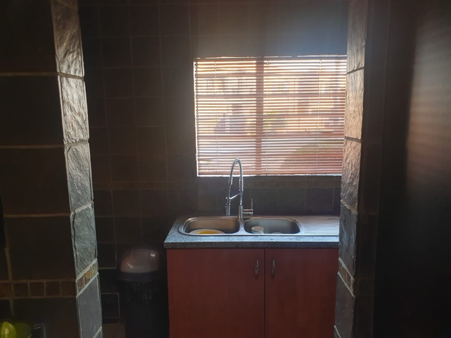 To Let 3 Bedroom Property for Rent in Beyers Park Gauteng