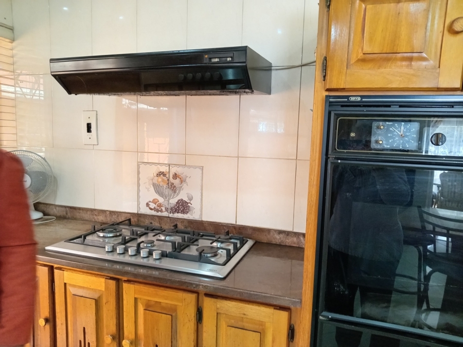 5 Bedroom Property for Sale in Selcourt Gauteng