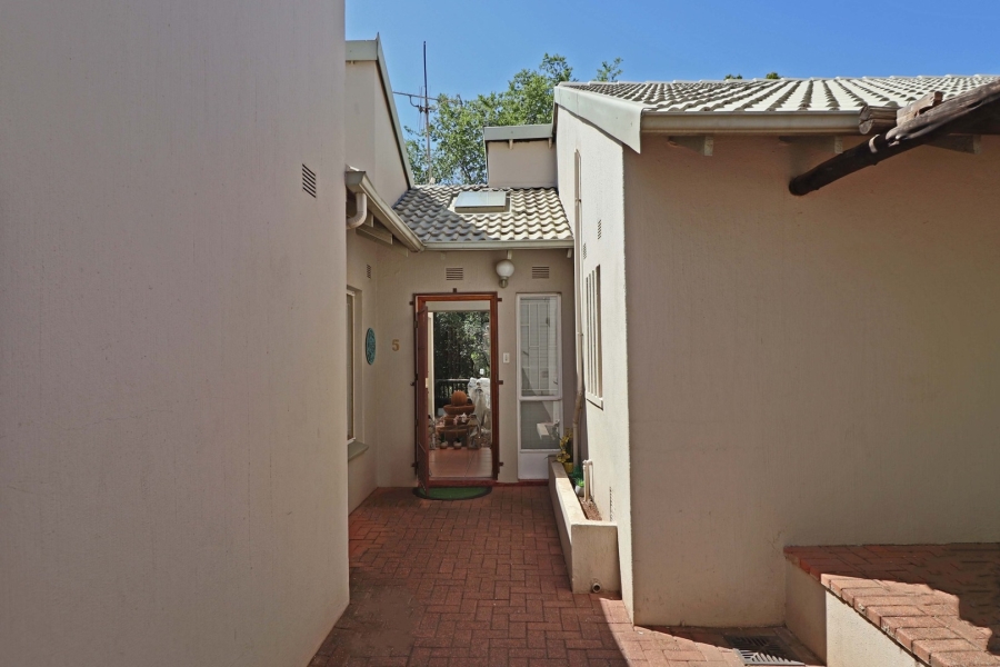 To Let 3 Bedroom Property for Rent in Bryanston Gauteng