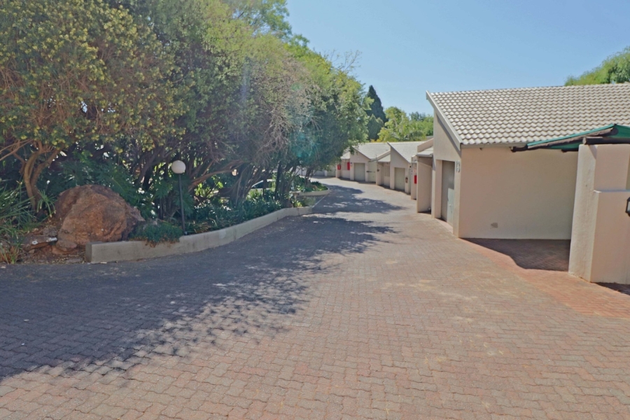 To Let 3 Bedroom Property for Rent in Bryanston Gauteng