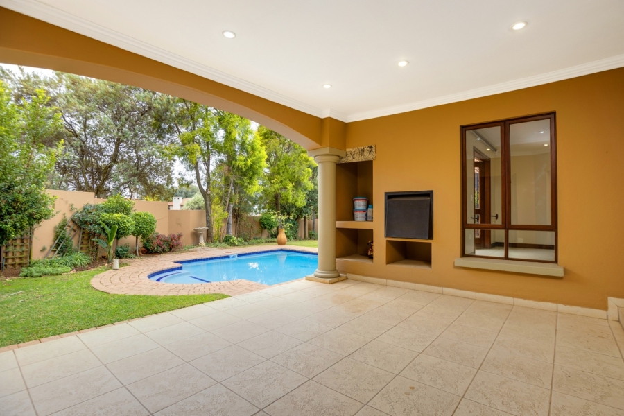 5 Bedroom Property for Sale in Dainfern Golf Estate Gauteng