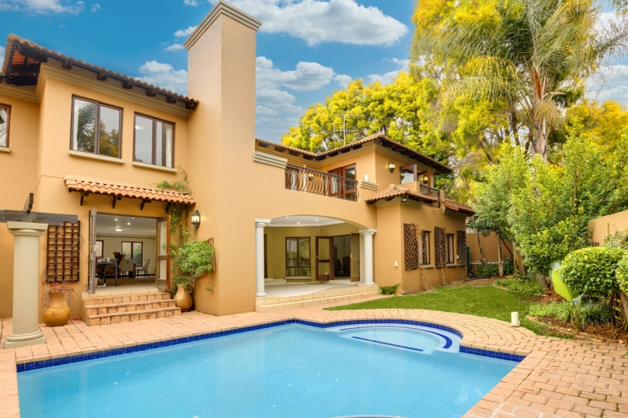 5 Bedroom Property for Sale in Dainfern Golf Estate Gauteng