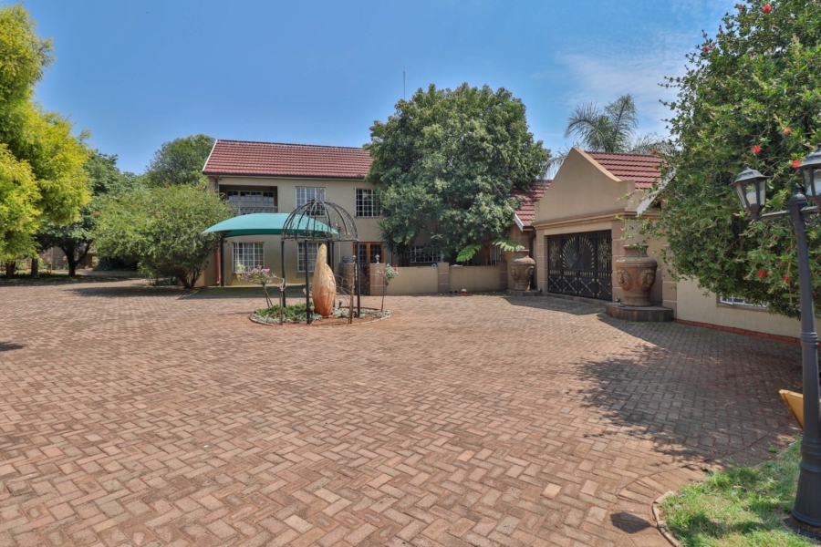 9 Bedroom Property for Sale in Bredell Gauteng