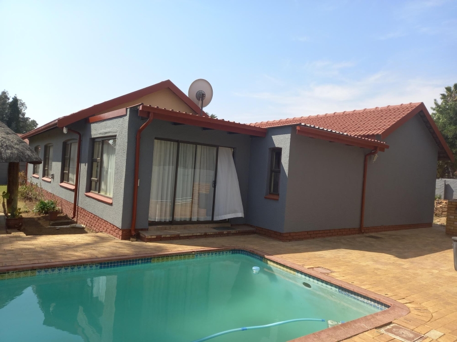 4 Bedroom Property for Sale in Birchleigh North Gauteng