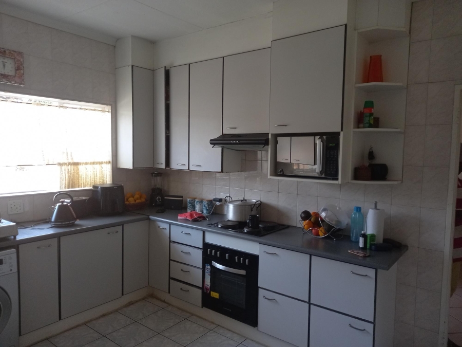 4 Bedroom Property for Sale in Birchleigh North Gauteng