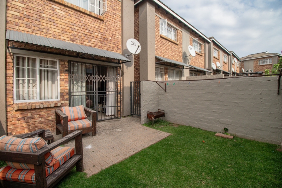 2 Bedroom Property for Sale in Birchleigh Gauteng