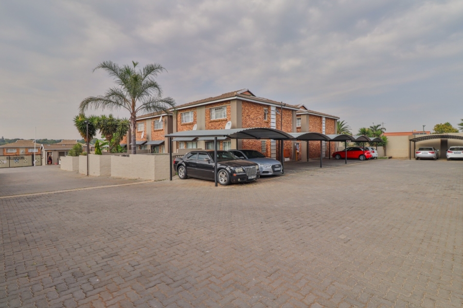 2 Bedroom Property for Sale in Birchleigh Gauteng