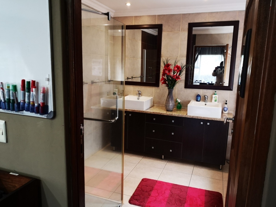 7 Bedroom Property for Sale in Bredell Gauteng