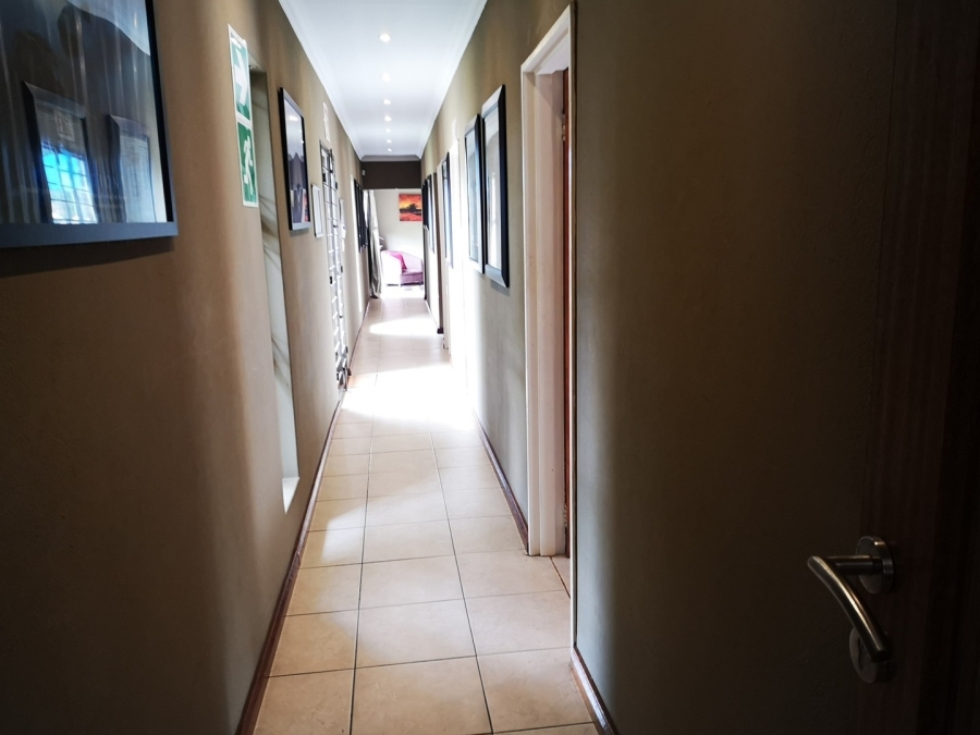 7 Bedroom Property for Sale in Bredell Gauteng